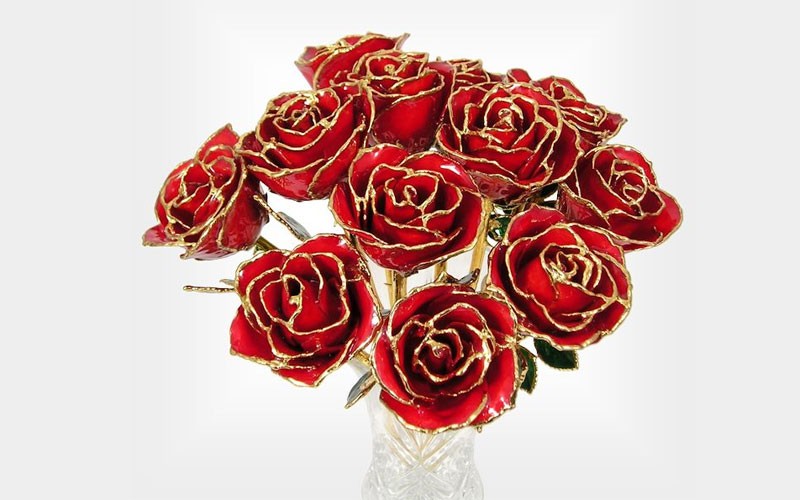 24k Gold Trimmed Roses: 1 Dozen 8-Inch Rose Bouquet