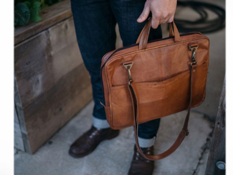 LEATHER LAPTOP SLING BAG