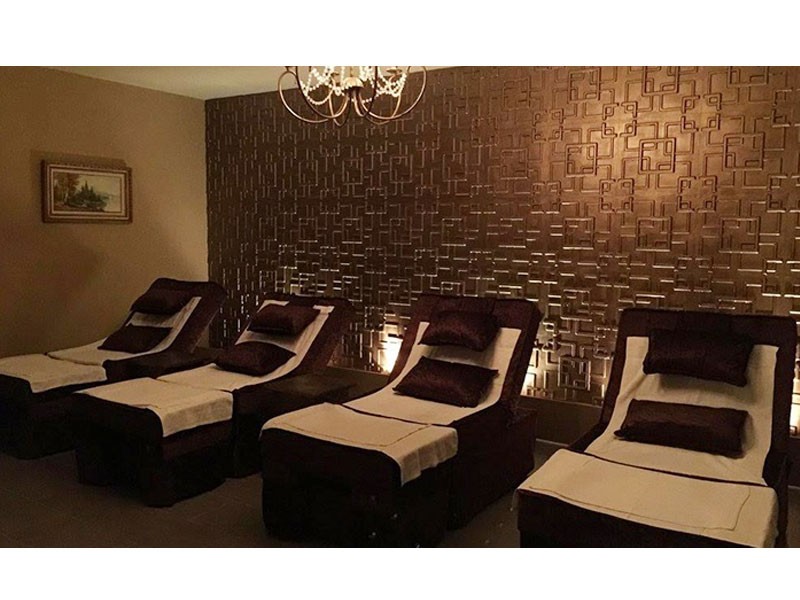 Versailles Massage & Bar