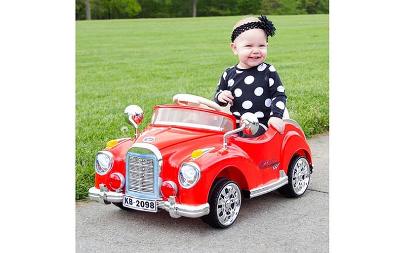 Cruisin Battery-Operated Ride-On Coupé Car with Remote