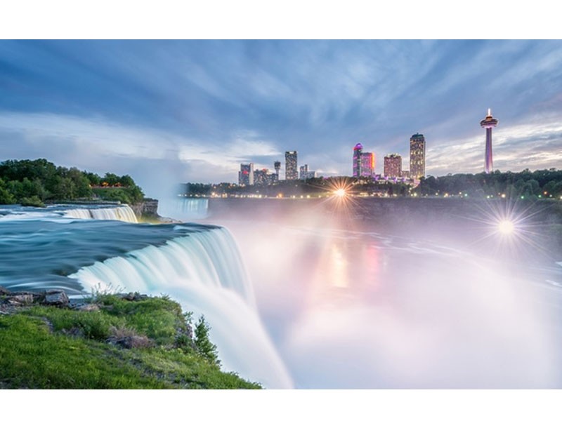 Embassy Suites by Hilton Niagara Falls Tour Package