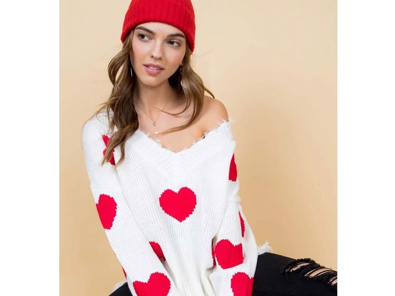 Main Strip Frayed Hearts V-Neck Women's Sweater in Off White