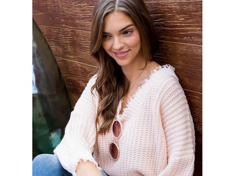 Main Strip Frayed V-Neck Sweater for Women in Blush