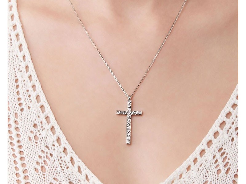 Rhinestone Cross Pendant Necklace