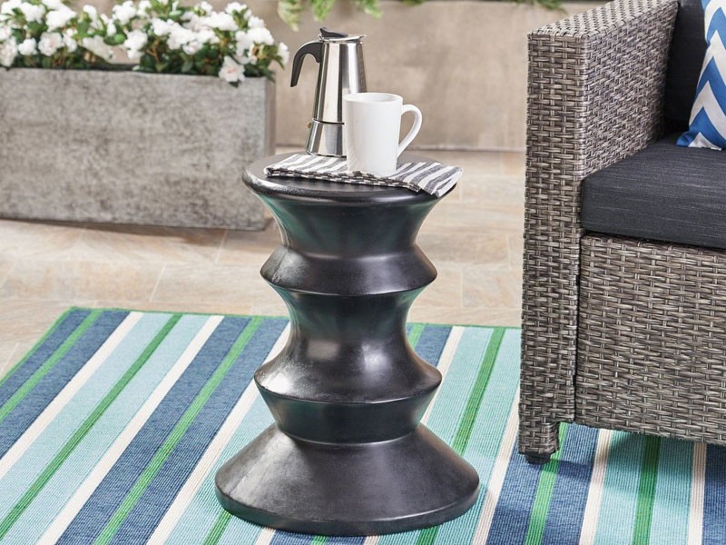 Alia Outdoor 22-inch Light-Weight Concrete Side Table