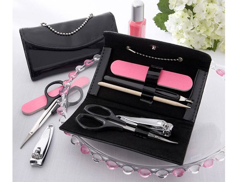 Black Purse 5-Piece Manicure Set