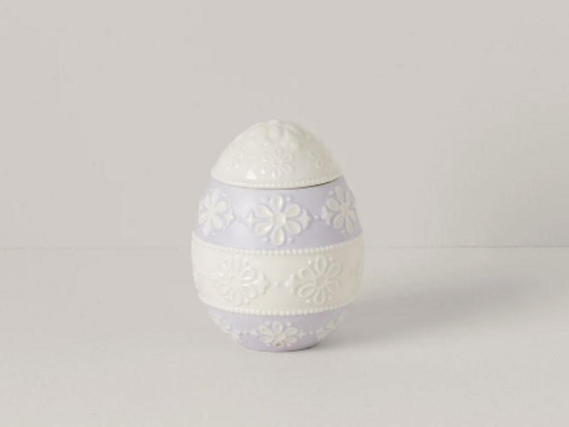 Eyelet Easter Candle