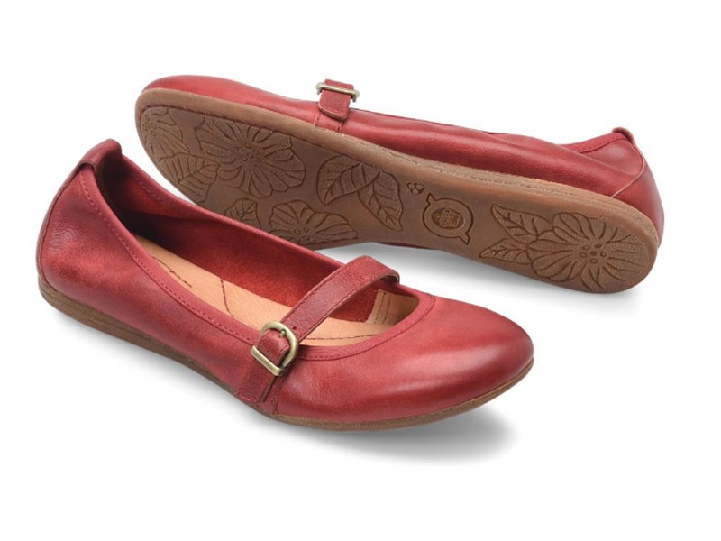 Born Curlew In Red F61305 Flat Shoes For Women