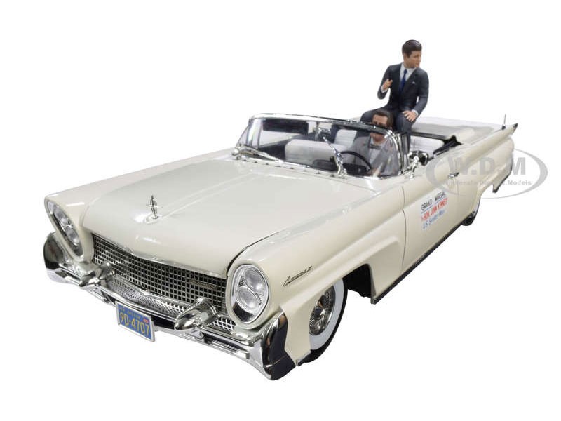 Open Convertible White with Two Figurines