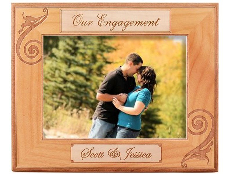 Regal Engagement Frame