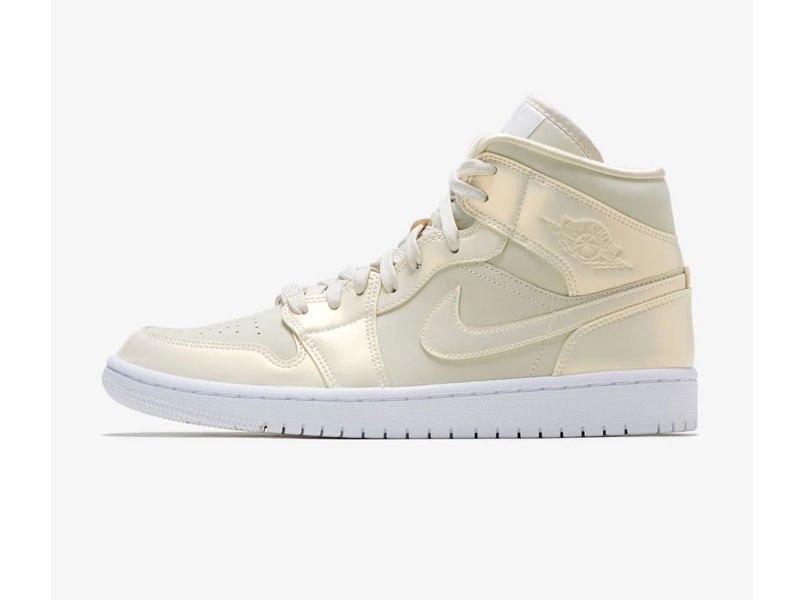 Women's Jordan Air Jordan 1 Mid Se Shoe