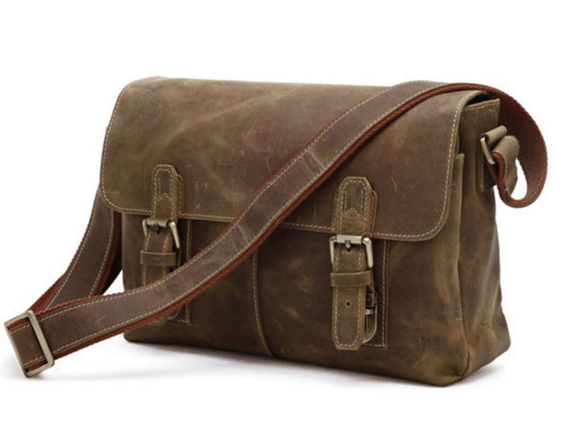 Aukland Men's Full Grain Distressed Leather Messenger Bag Brown