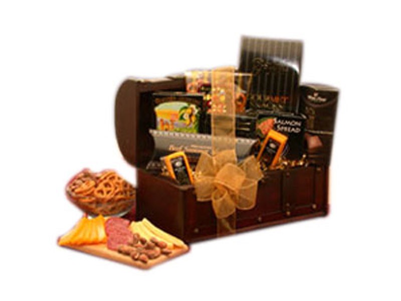 The Gourmet Connoisseur Gift Chest 