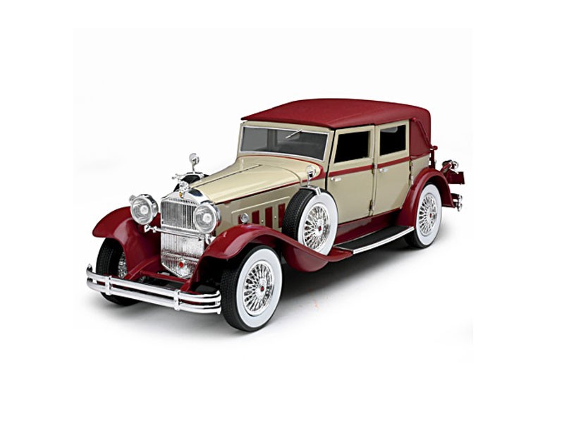 1:18-Scale 1930 Packard LeBaron Two-Tone Diecast Car