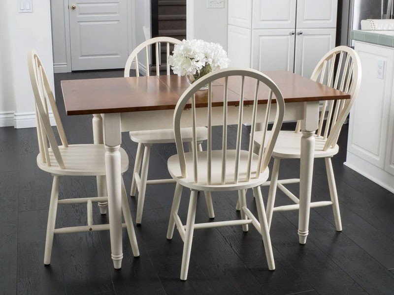 Gates 5-piece Spindle Wood Dining Set with Leaf Extension