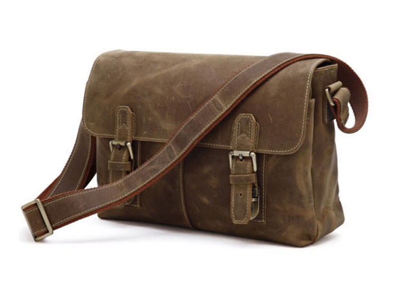 Aukland Men's Full Grain Distressed Leather Messenger Bag