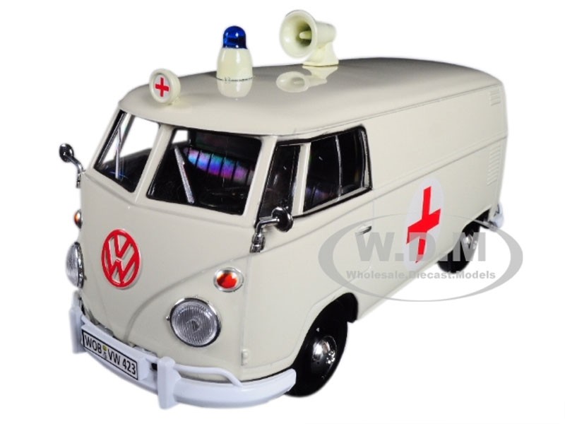 Volkswagen Type 2 T1 Ambulance Cream 1/24 Diecast Model by Motormax