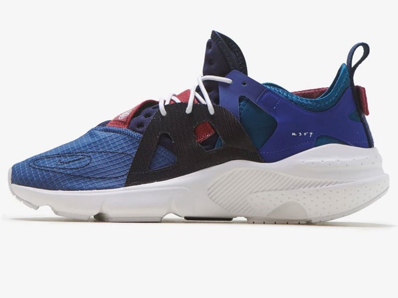 Men's Huarache Type Nike Sneakers