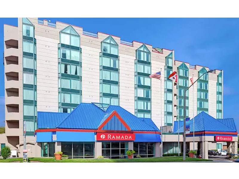 Ramada by Wyndham Niagara Falls/Fallsview Niagara Falls ON