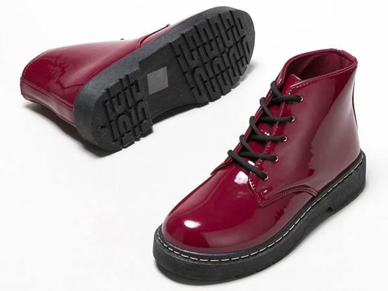 Minimalist Patent Leather Lace-up Front Boots For Women