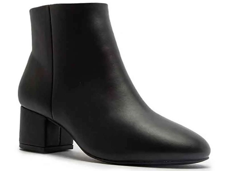 Women's Qupid Shoes Square Heeled Booties In Black