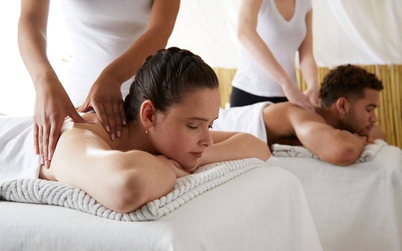 60-Minute Couples Massage