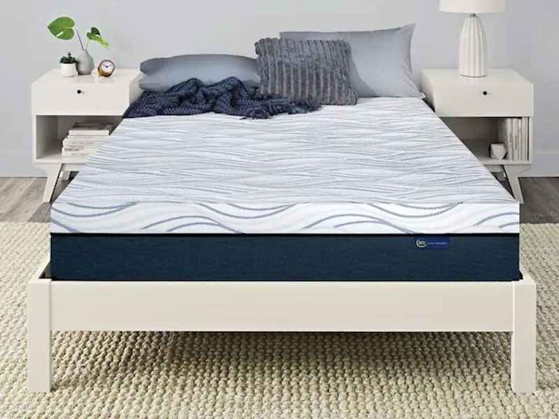 Serta 10 in Queen Hybrid Mattress