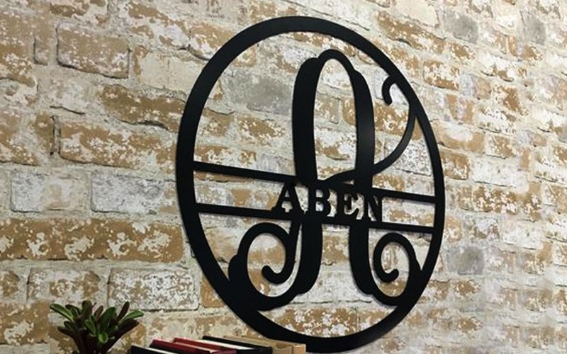 One 11.5 Circle Vine Monogram Initial and Family Name Sign
