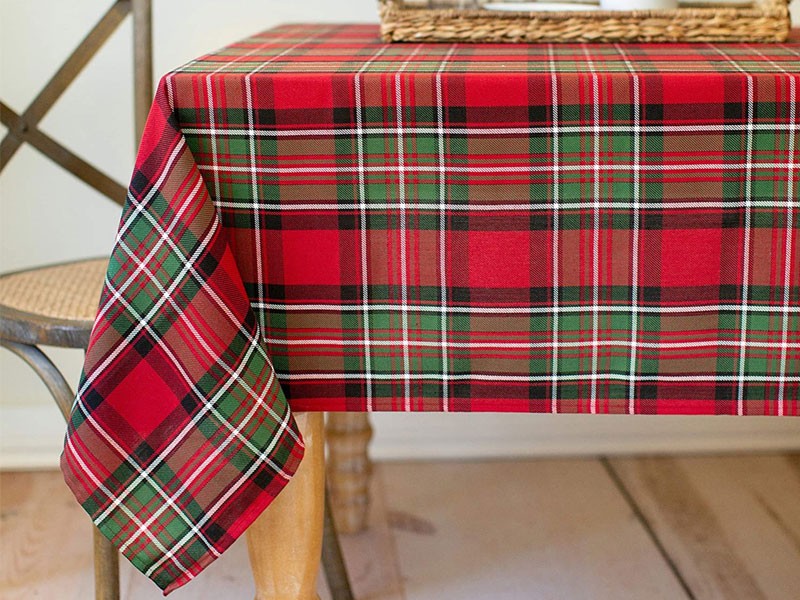 Benson Mills Co Holiday Plaid Yarn Dyed Tablecloth