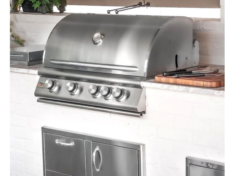 Blaze Traditional 32-Inch 4-Burner Built-In Natural Gas Grill