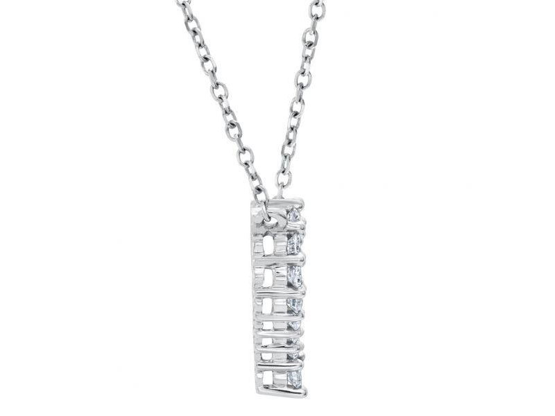 Reeds Women's White Gold and Diamond Heart Necklace 1/4ctw