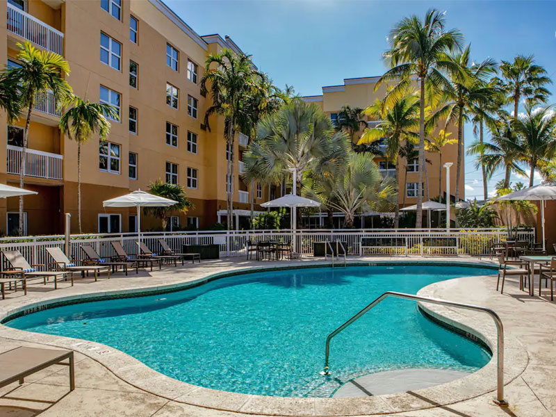 Courtyard By Marriott Aventura Mall Room 1 King Bed Non Smoking Tour Package