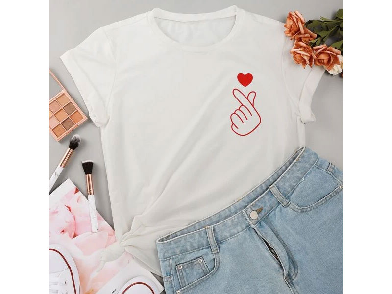 Women's Figure And Heart Print Tee