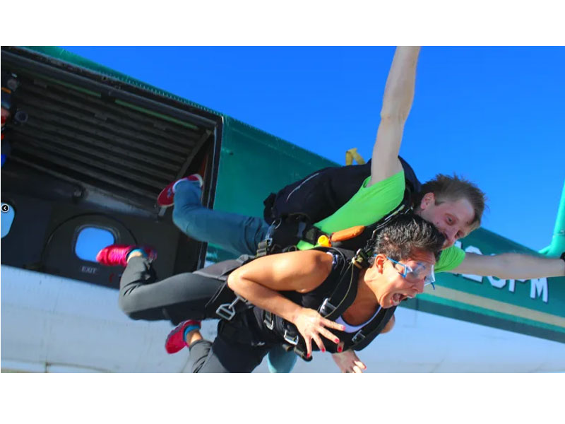 Skydiving Orlando Lake Wales Florida 14,000 foot Tandem Skydiving Tour Package