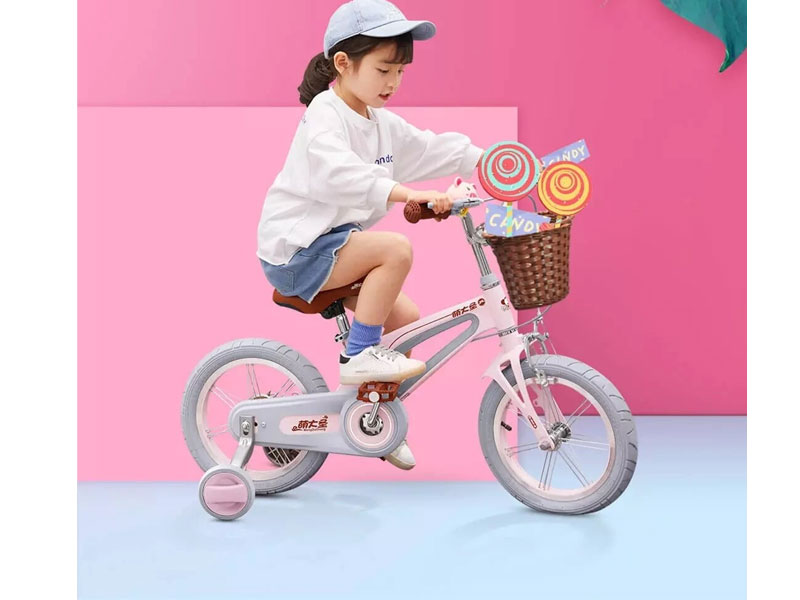 Montasen Xiaomi Kid's Bike with Side Wheels Adjustable Height Child's Bicycles