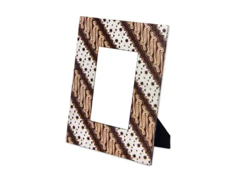 Brown White Handcrafted Cotton Batik Photo Frame Parang Curigo