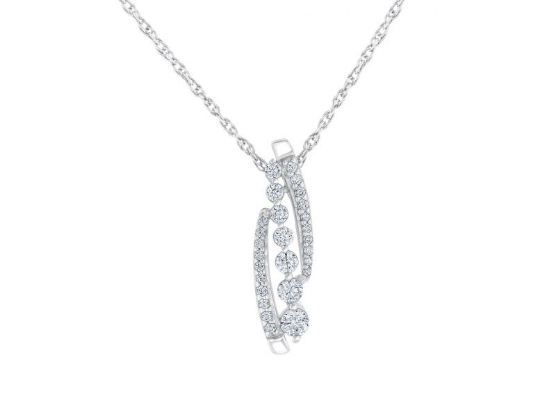 Women's Reeds Linear Diamond Pendant Necklace 1/4ctw