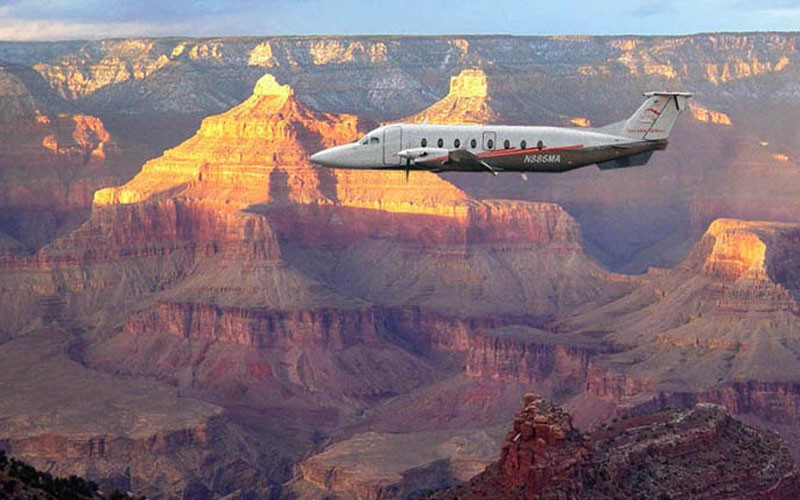 Grand Canyon South Rim Plane Tour with Landing 7.5 Hours Includes Vegas Hotel
