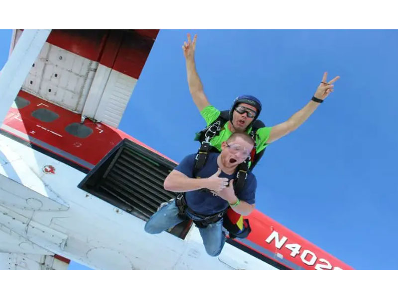 Skydiving Orlando Lake Wales Florida 14,000 foot Tandem Skydiving Tour Package