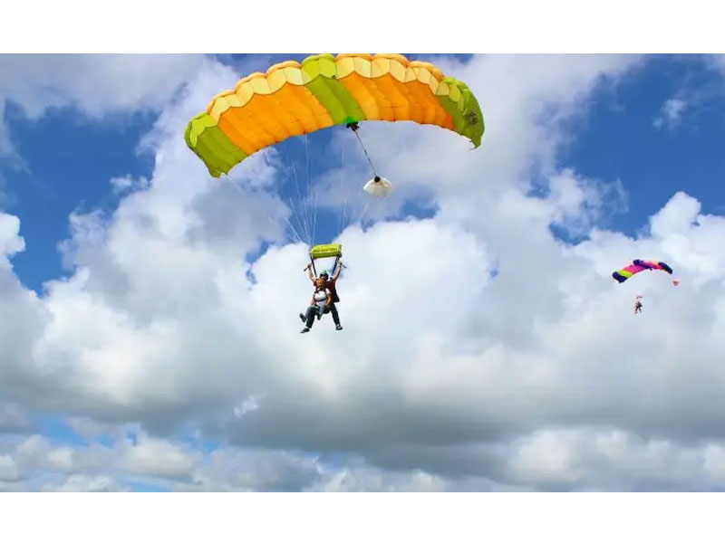 Skydiving Orlando Lake Wales Florida 14,000 foot Tandem Skydiving Tour Package