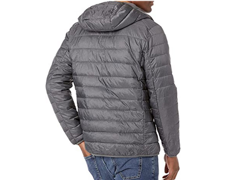 Amazon Essentials Men's Lightweight Water-Resistant Packable Hooded Puffer Jacke