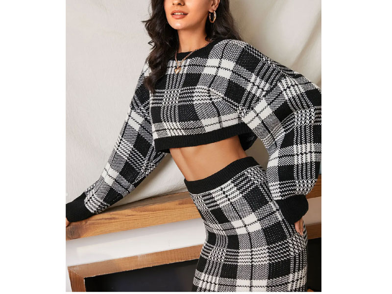 Women's Plaid Drop Shoulder Cropped Sweater