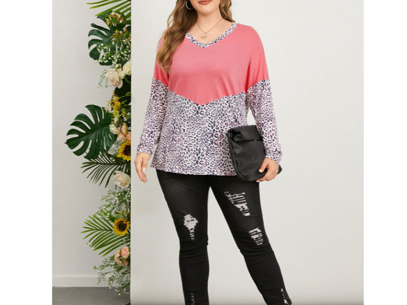 Women's Plus Size V-neck Leopard Design Long Sleeves Tee