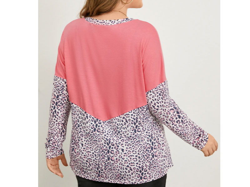 Women's Plus Size V-neck Leopard Design Long Sleeves Tee