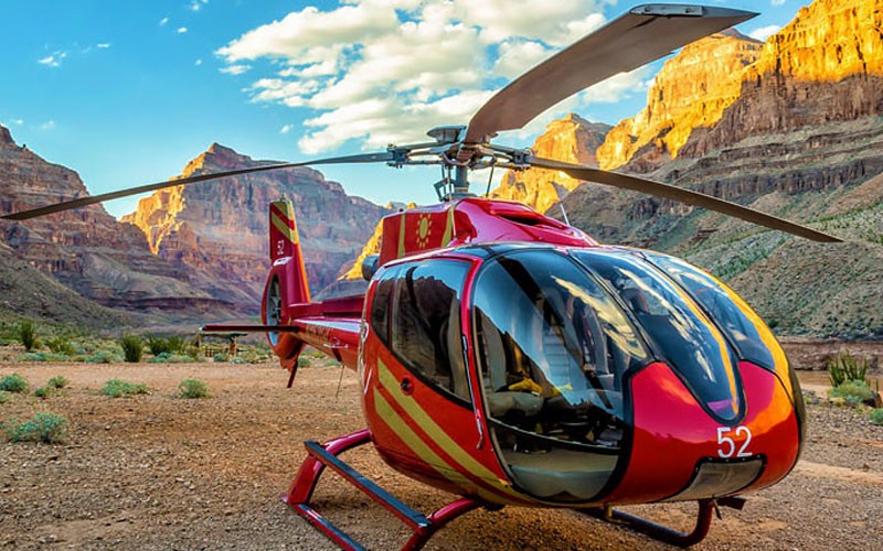 Grand Canyon Helicopter Tour with Canyon Floor Champagne Landing 4 Hours