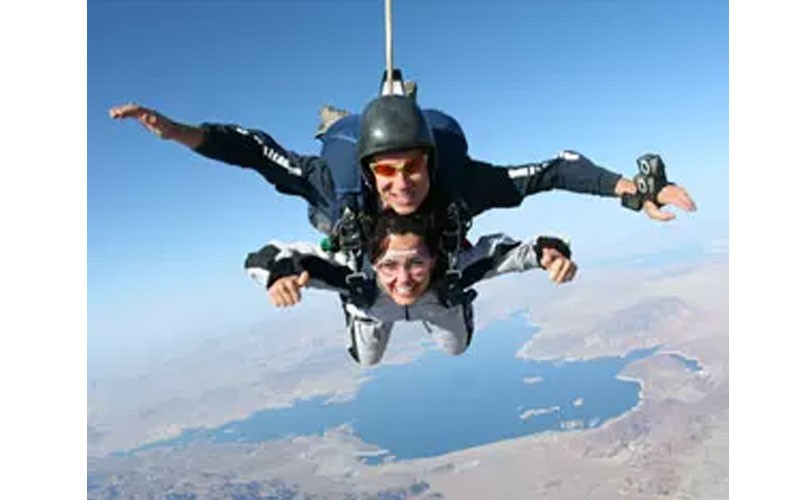 Skydive Las Vegas, Boulder City 15,000Ft Jump (Free Round Trip Shuttle Include)