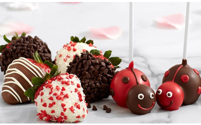 Gourmet Chocolate Dipped Strawberries Cake Pops