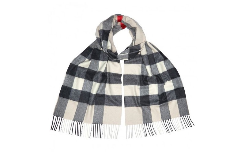 Burberry The Large Classic Cashmere Scarf in Check Stone Check