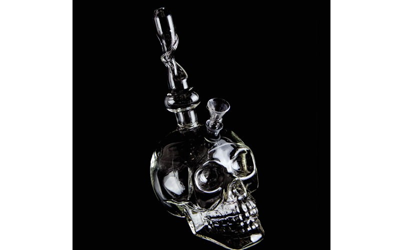 Crystal Skull Pipe 8.25