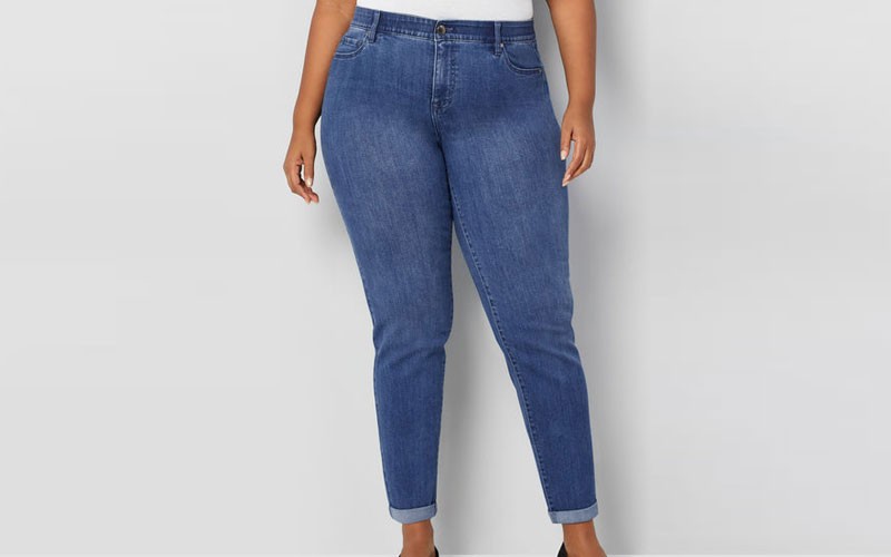 Ultimate Fit Straight Jean In Medium Wash